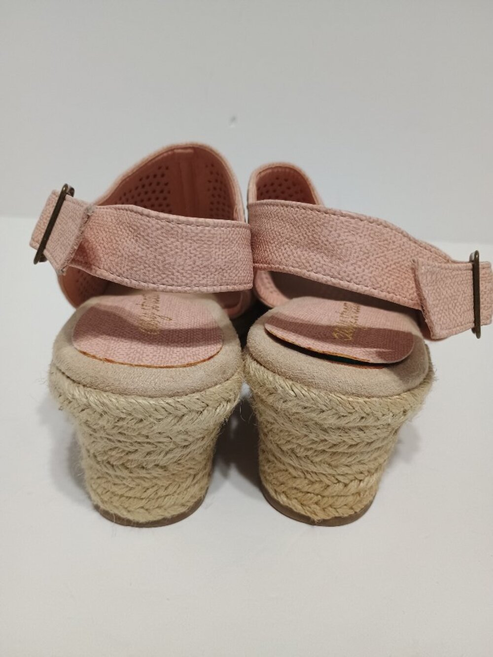 Easy Street Stacy Women’s 10N Blush Pink Perforated Espadrille Wedge Sandals - Picture 3 of 8
